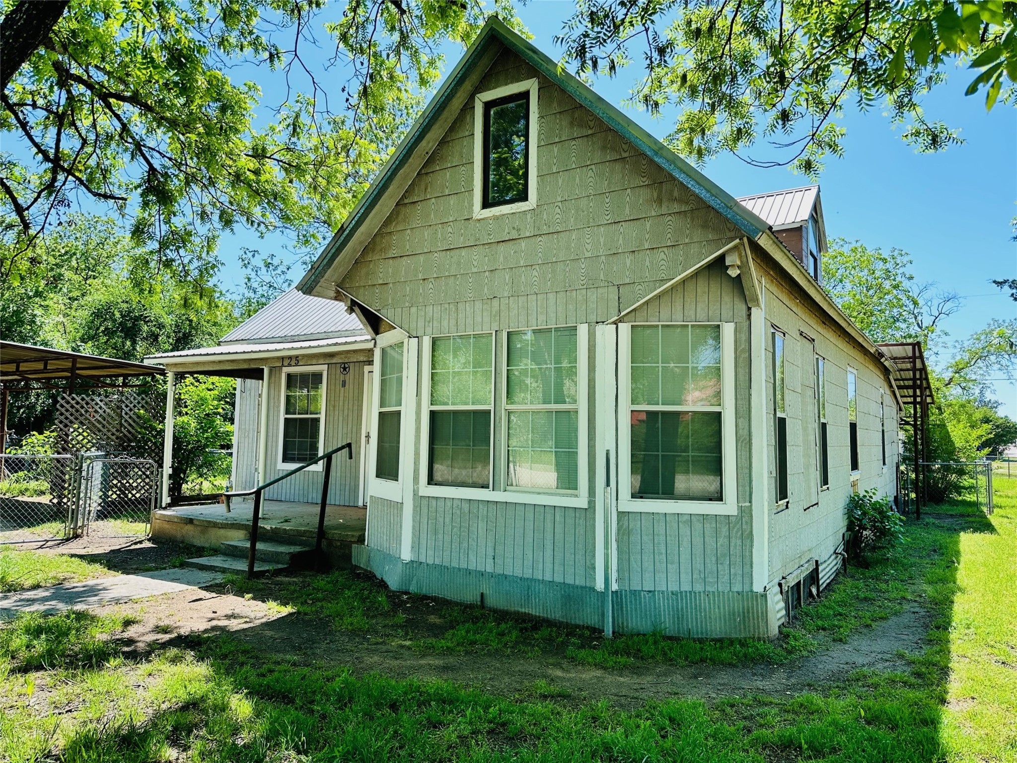 125 N Avenue B Cross Plains TX 76443