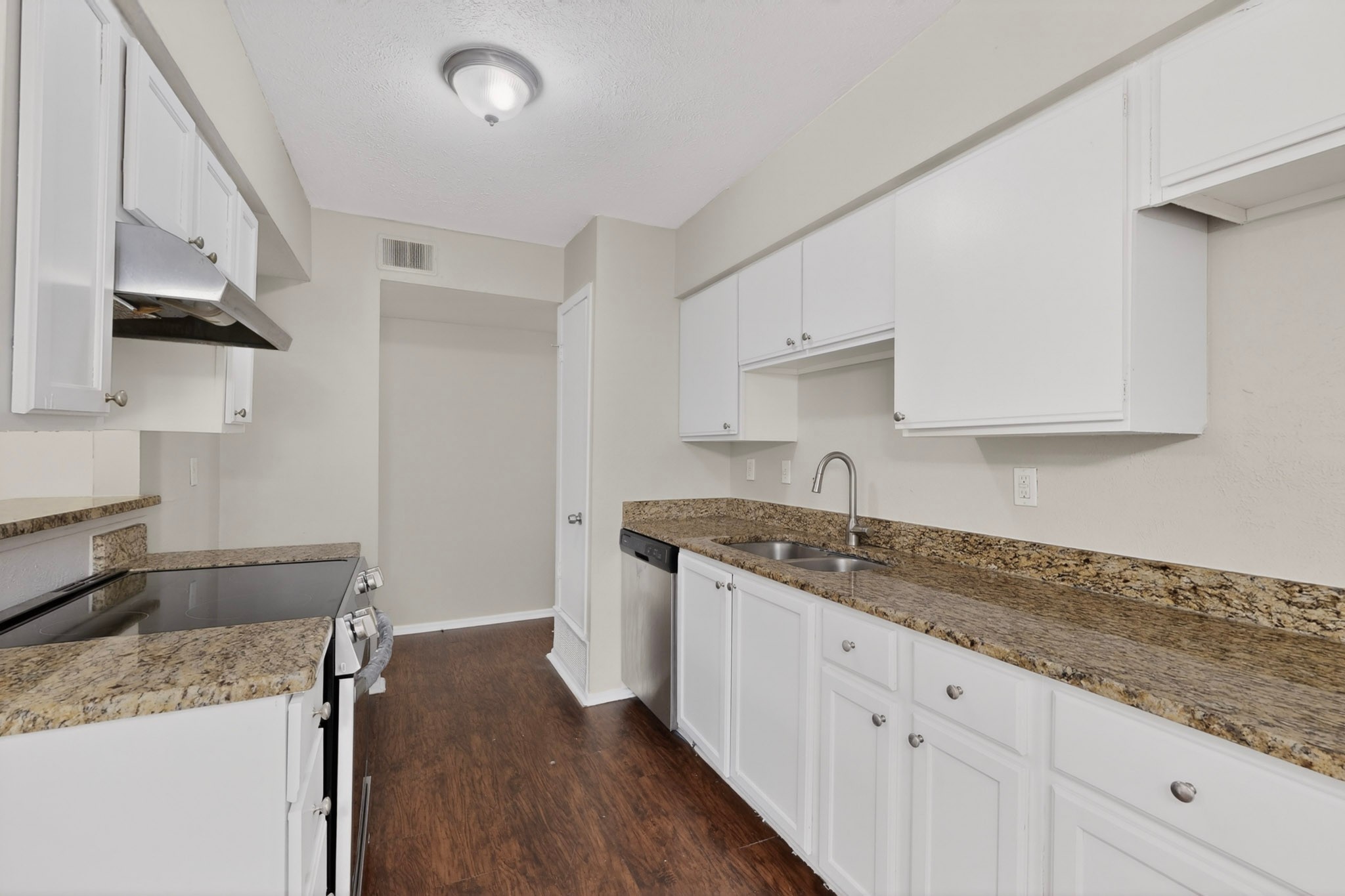 2718 Wesleyan Drive Irving TX 75062