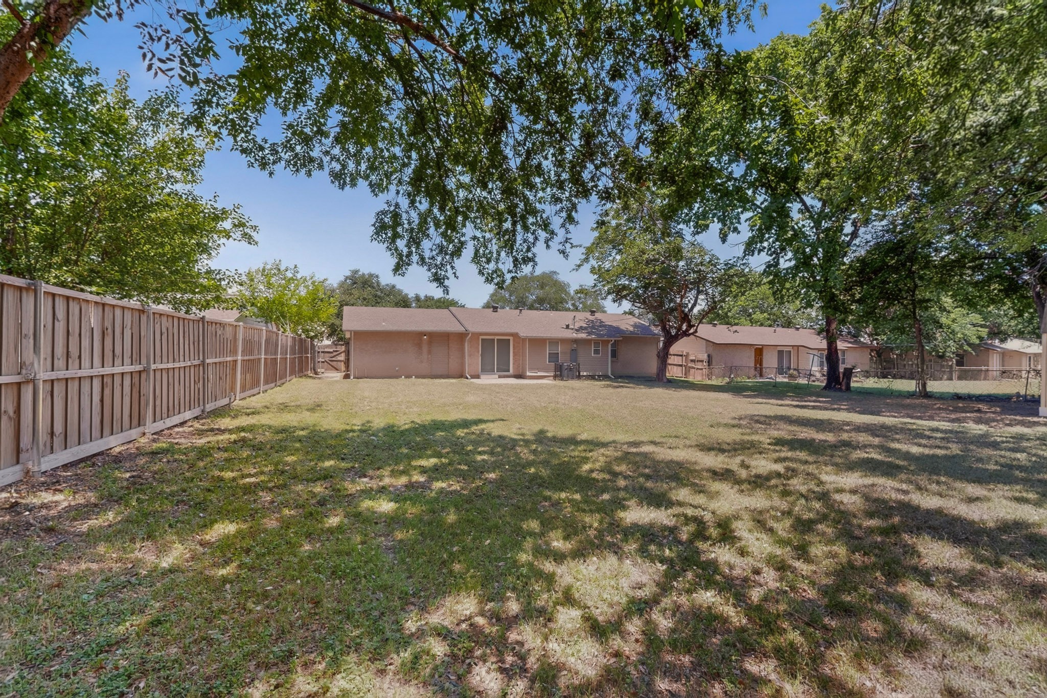 2718 Wesleyan Drive Irving TX 75062