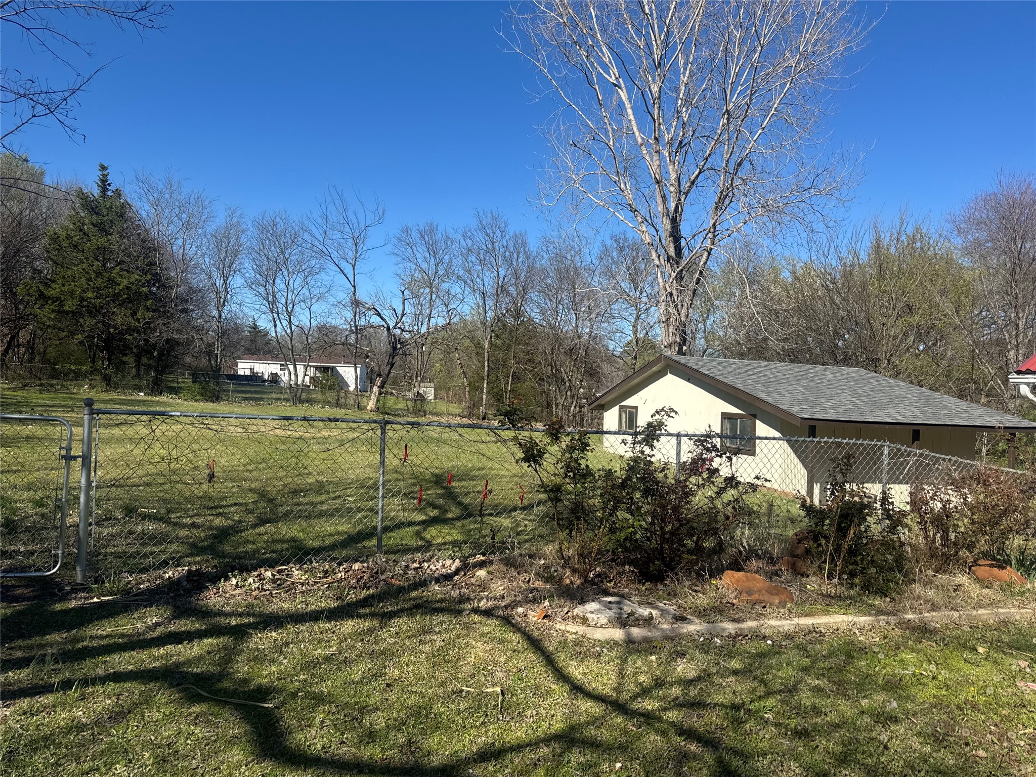 429 E Hanna Street Denison TX 75021