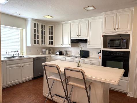 107 Ridge Court Glen Rose TX 76043
