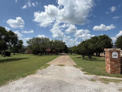 107 Ridge Court Glen Rose TX 76043
