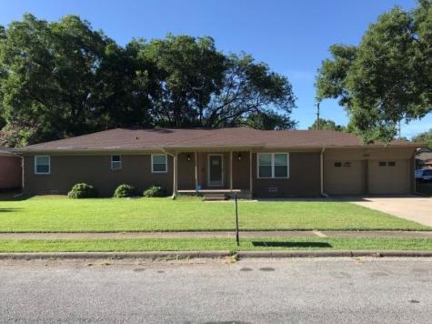 1820 W Belden Street Sherman TX 75092