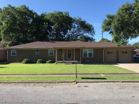 1820 W Belden Street Sherman TX 75092