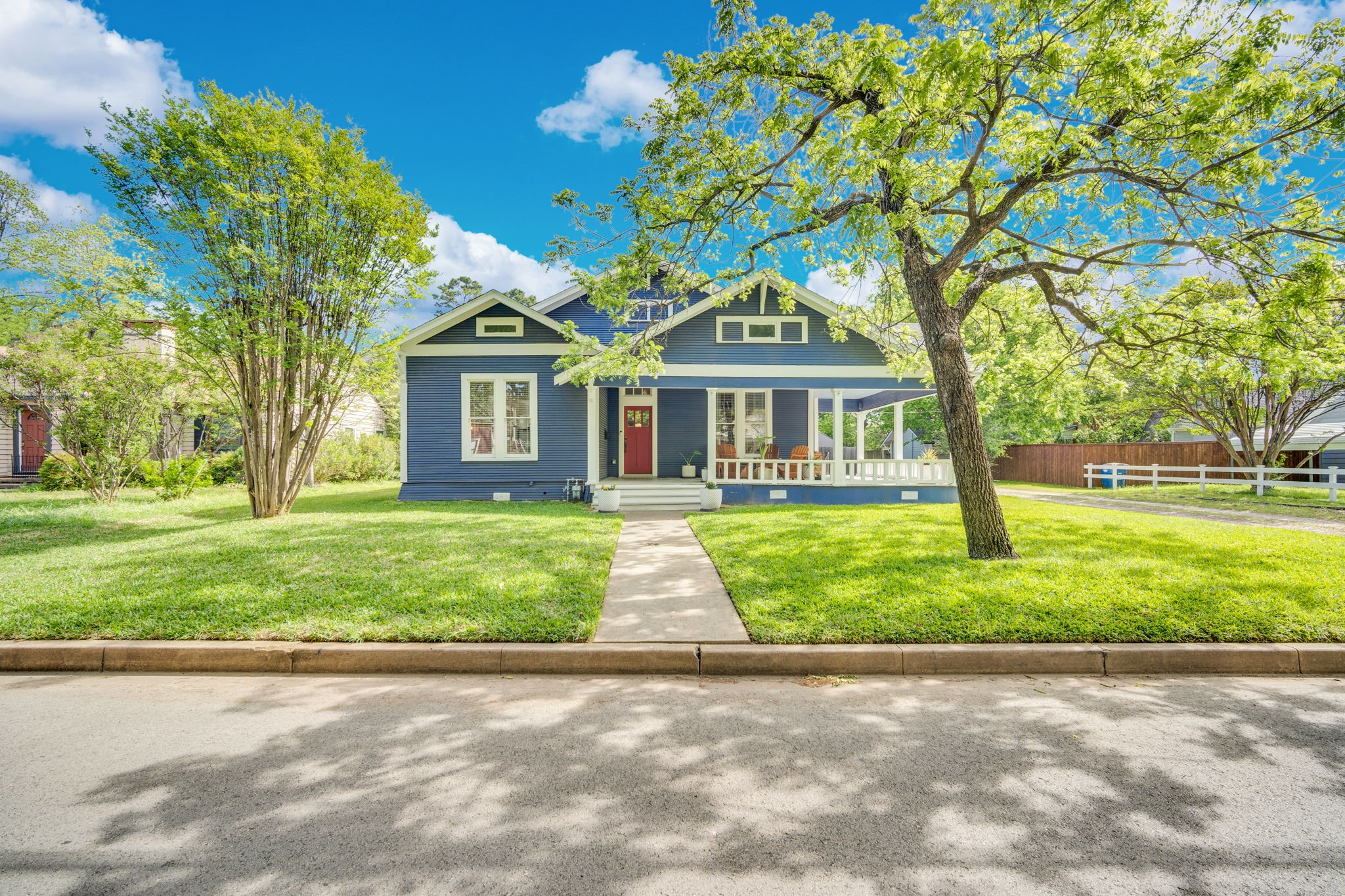 806 N Preston Street Ennis TX 75119