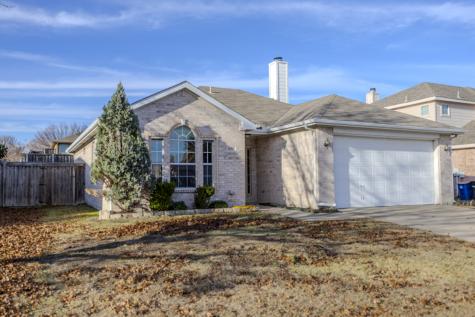 10304 Trevino Lane Benbrook TX 76126