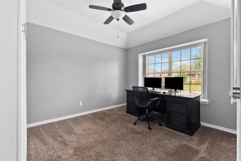 110 Garden Grove Drive Waxahachie TX 75165
