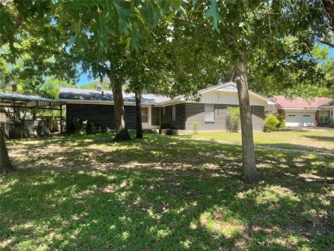 805 Lynn Court Ennis TX 75119