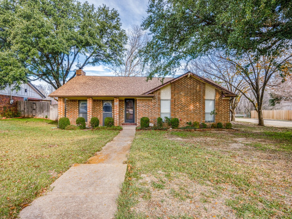 1633 Timberline Drive Benbrook TX 76126