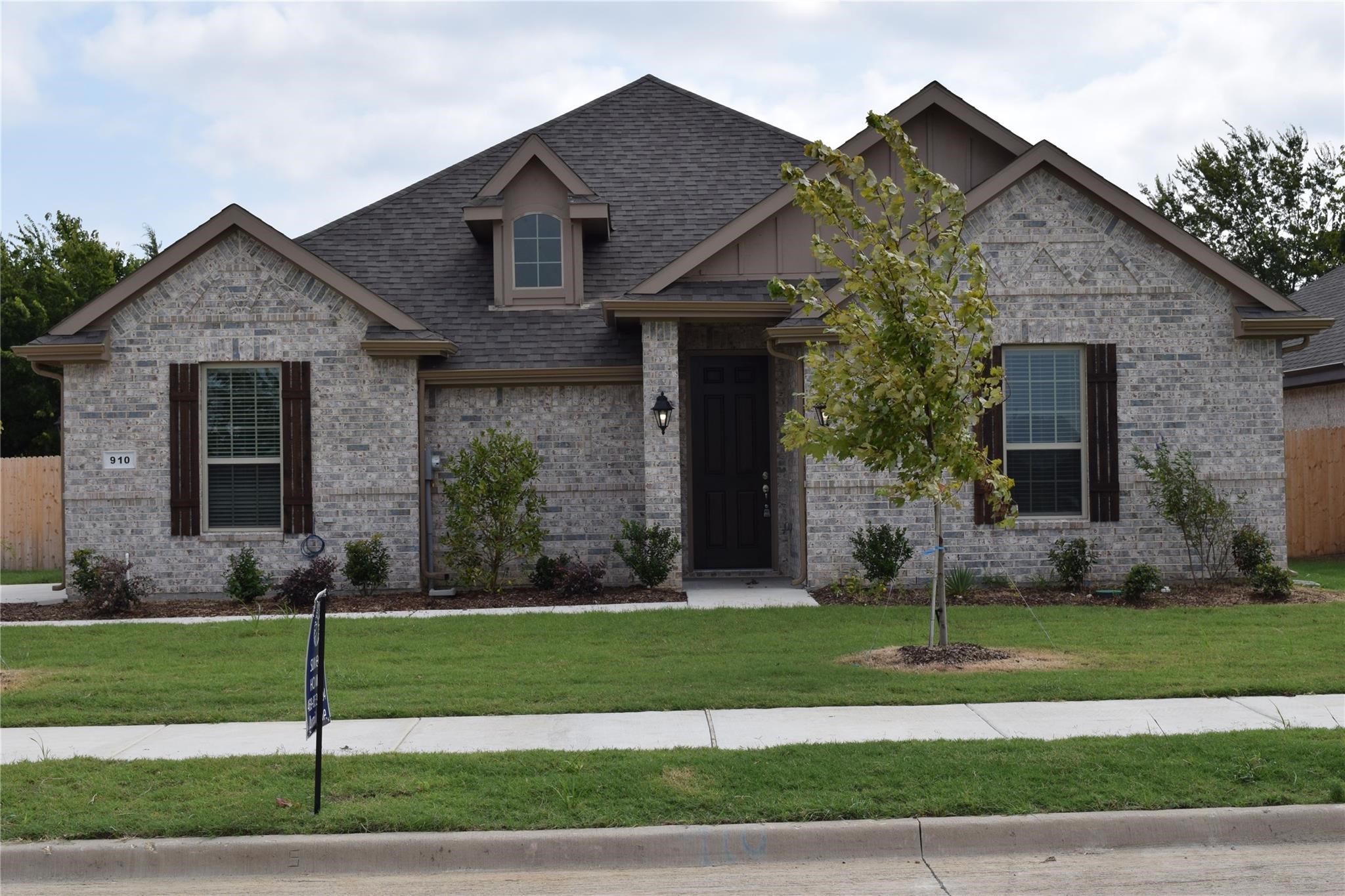 910 Michelle Drive Midlothian TX 76065