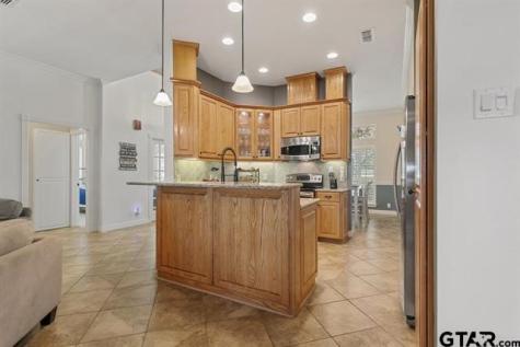 3522 S Island Drive Chandler TX 75758