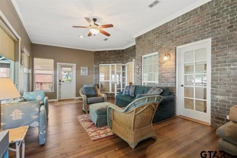 3522 S Island Drive Chandler TX 75758