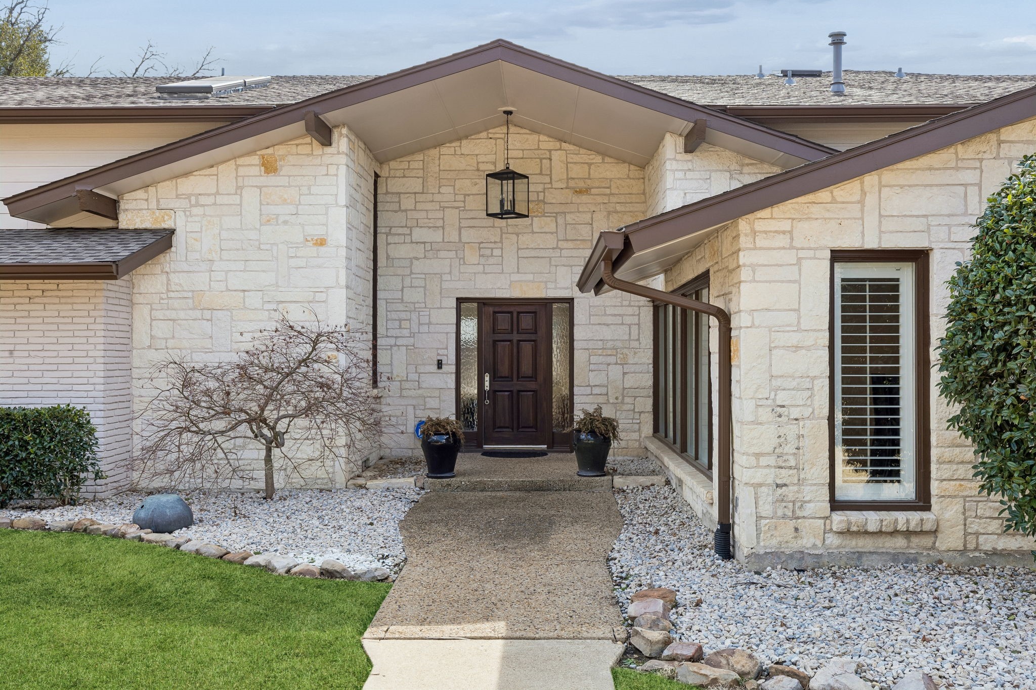 7040 Oakbluff Drive Dallas TX 75254