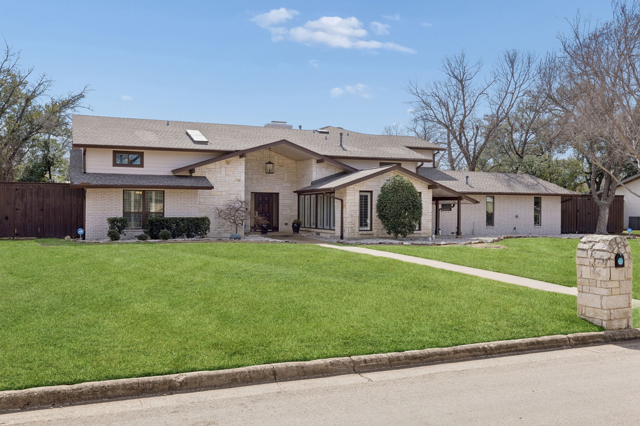 7040 Oakbluff Drive Dallas TX 75254