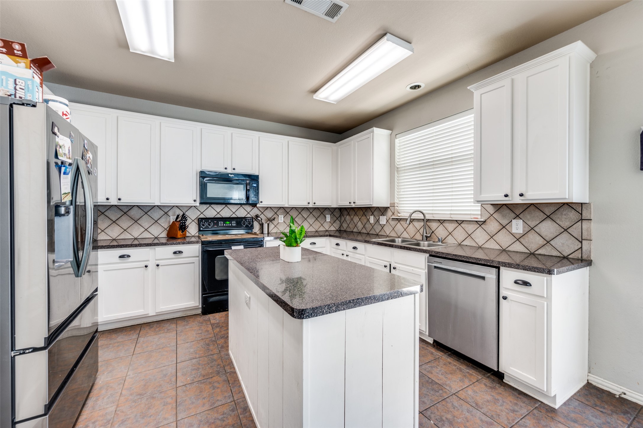 9812 Marthas Vineyard Circle Providence Village TX 76227