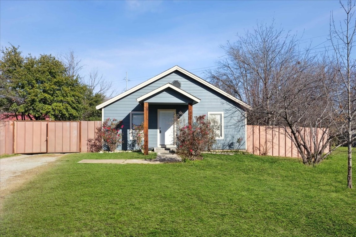 817 Donna Street Fort Worth TX 76110