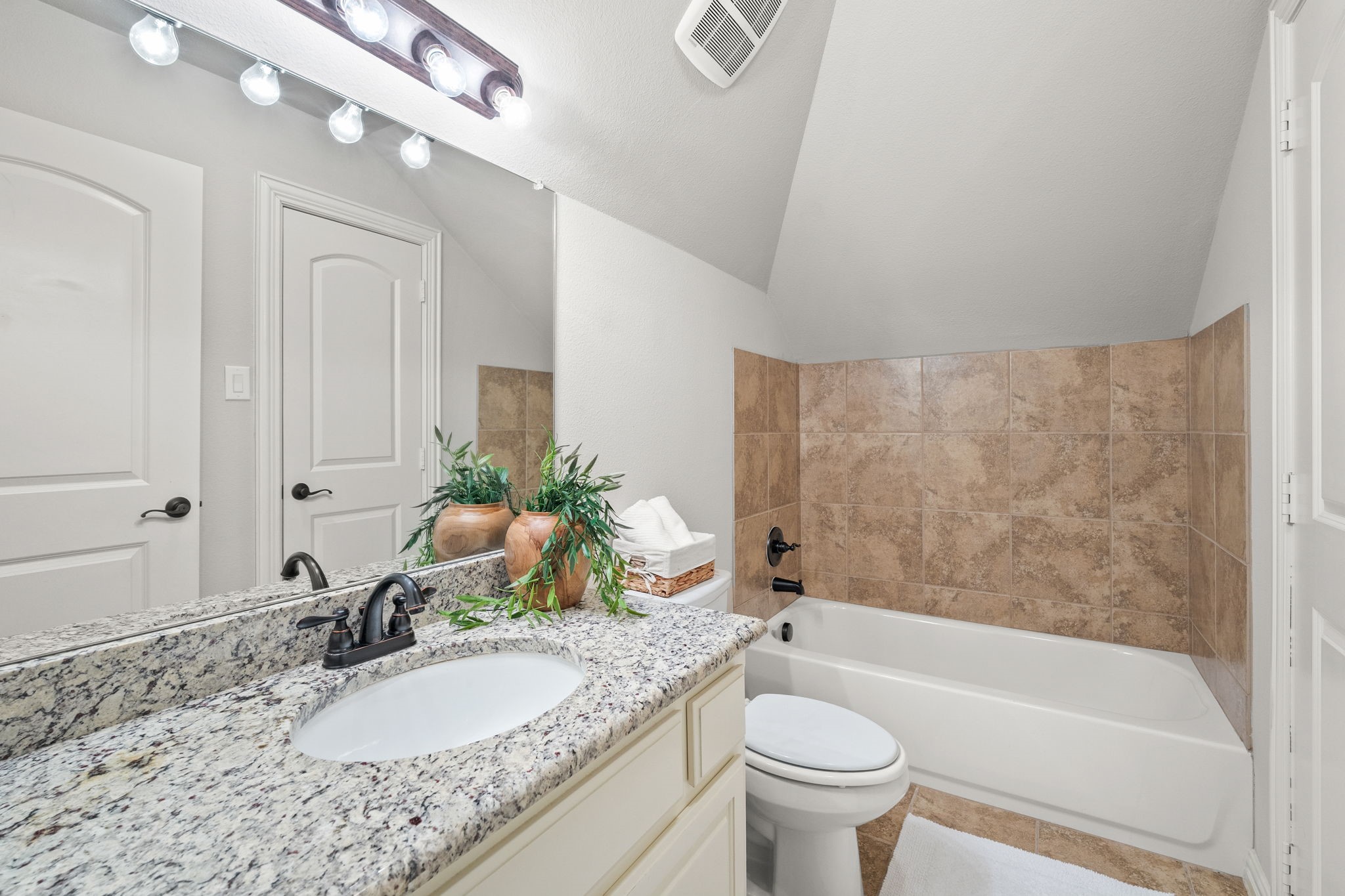 1001 Hilltop Drive Lavon TX 75166