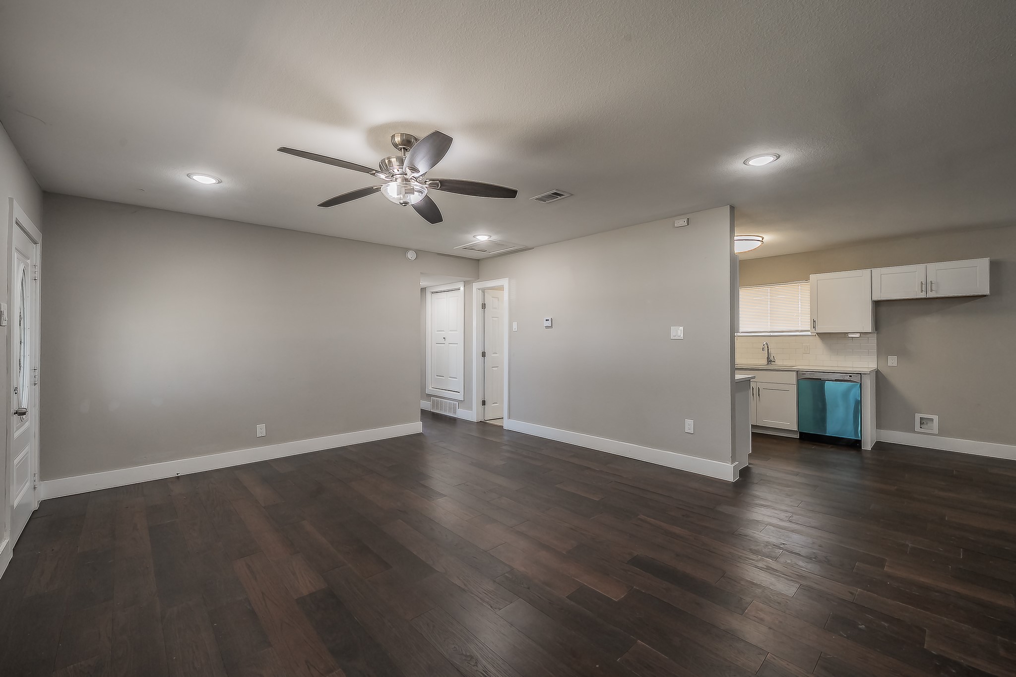 2204 Dunloe Avenue Dallas TX 75228