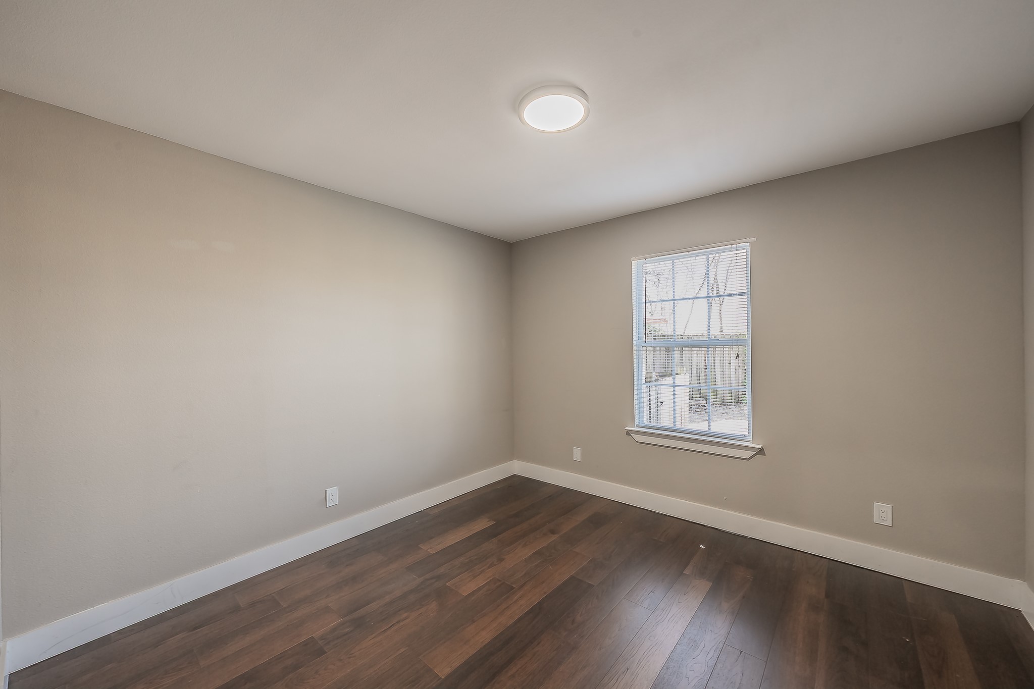 2204 Dunloe Avenue Dallas TX 75228
