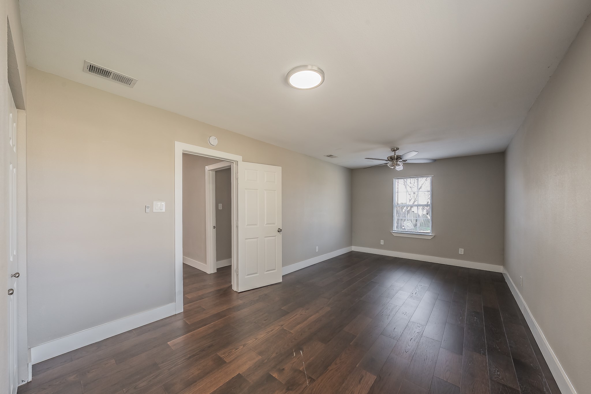 2204 Dunloe Avenue Dallas TX 75228