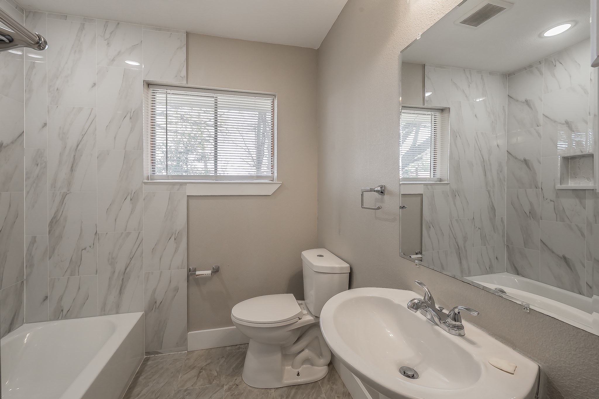 2204 Dunloe Avenue Dallas TX 75228