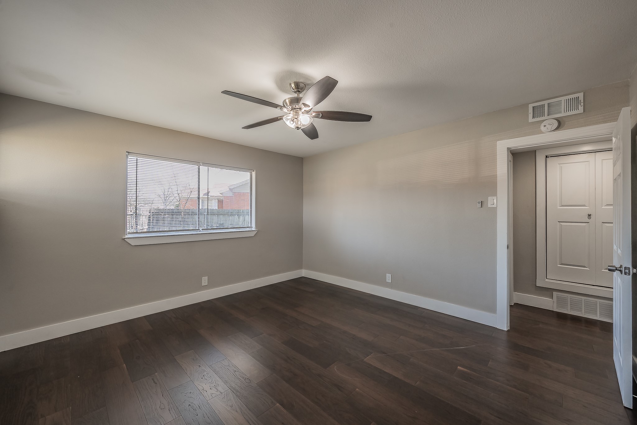 2204 Dunloe Avenue Dallas TX 75228