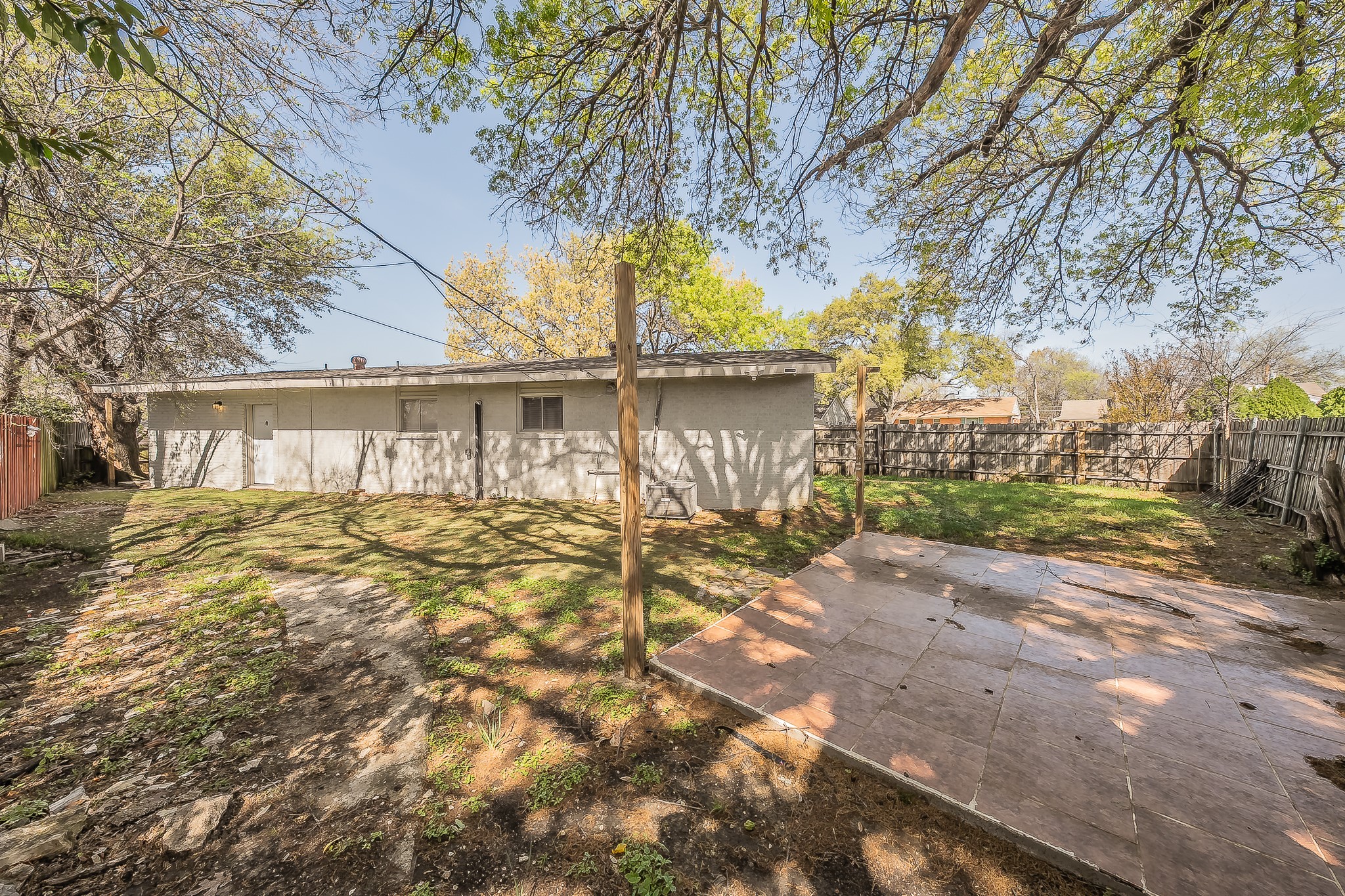 2204 Dunloe Avenue Dallas TX 75228