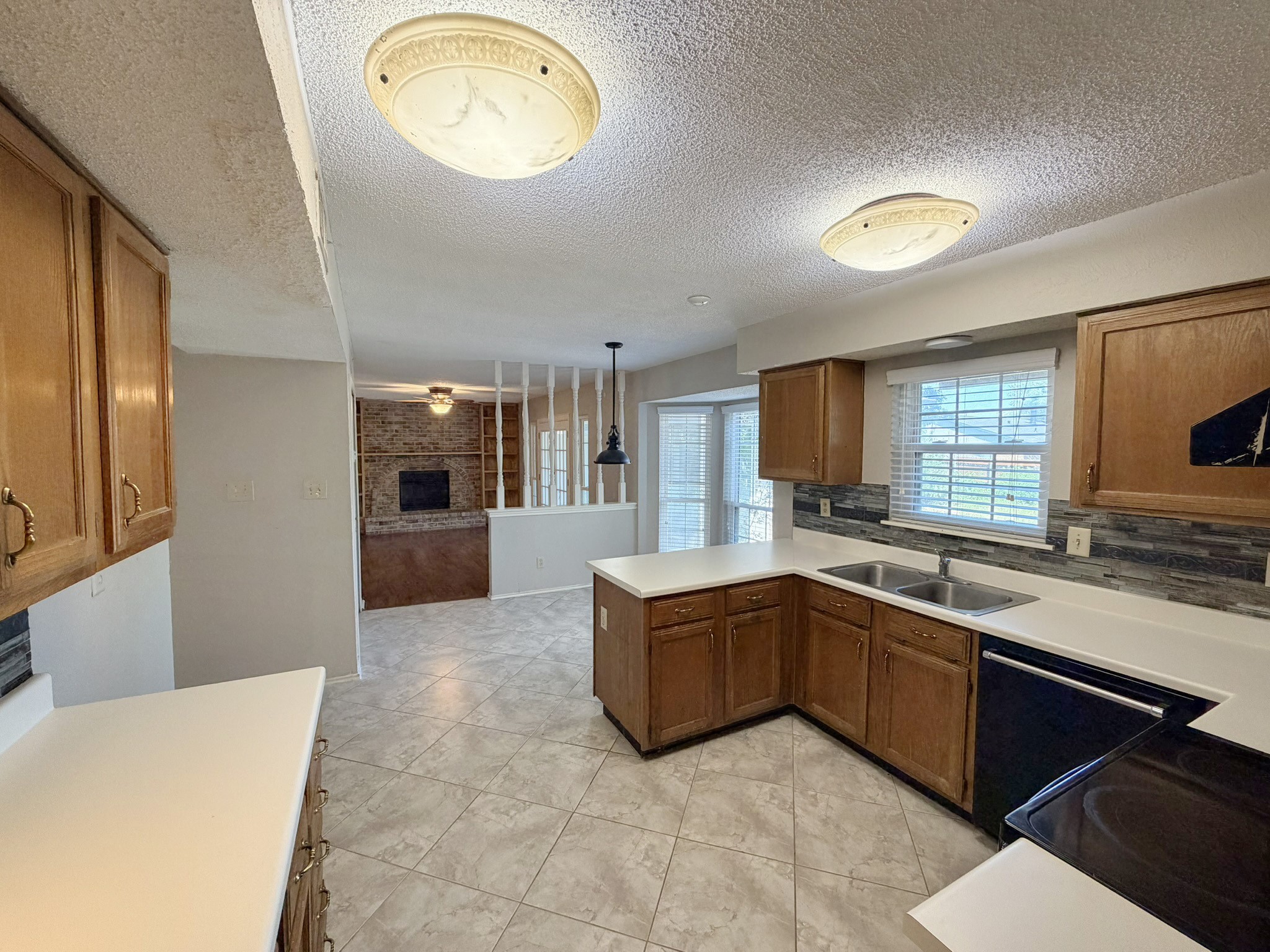 6801 Greenspring Drive Arlington TX 76016