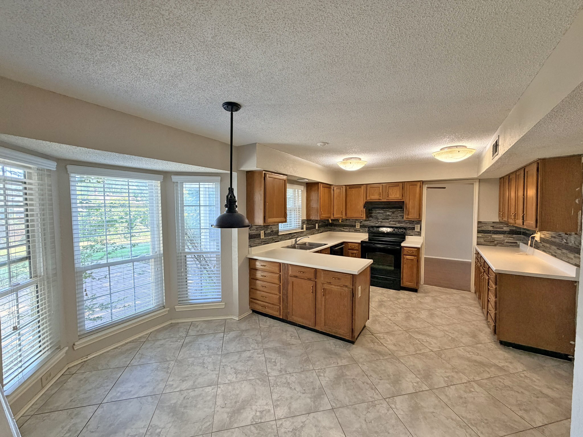 6801 Greenspring Drive Arlington TX 76016