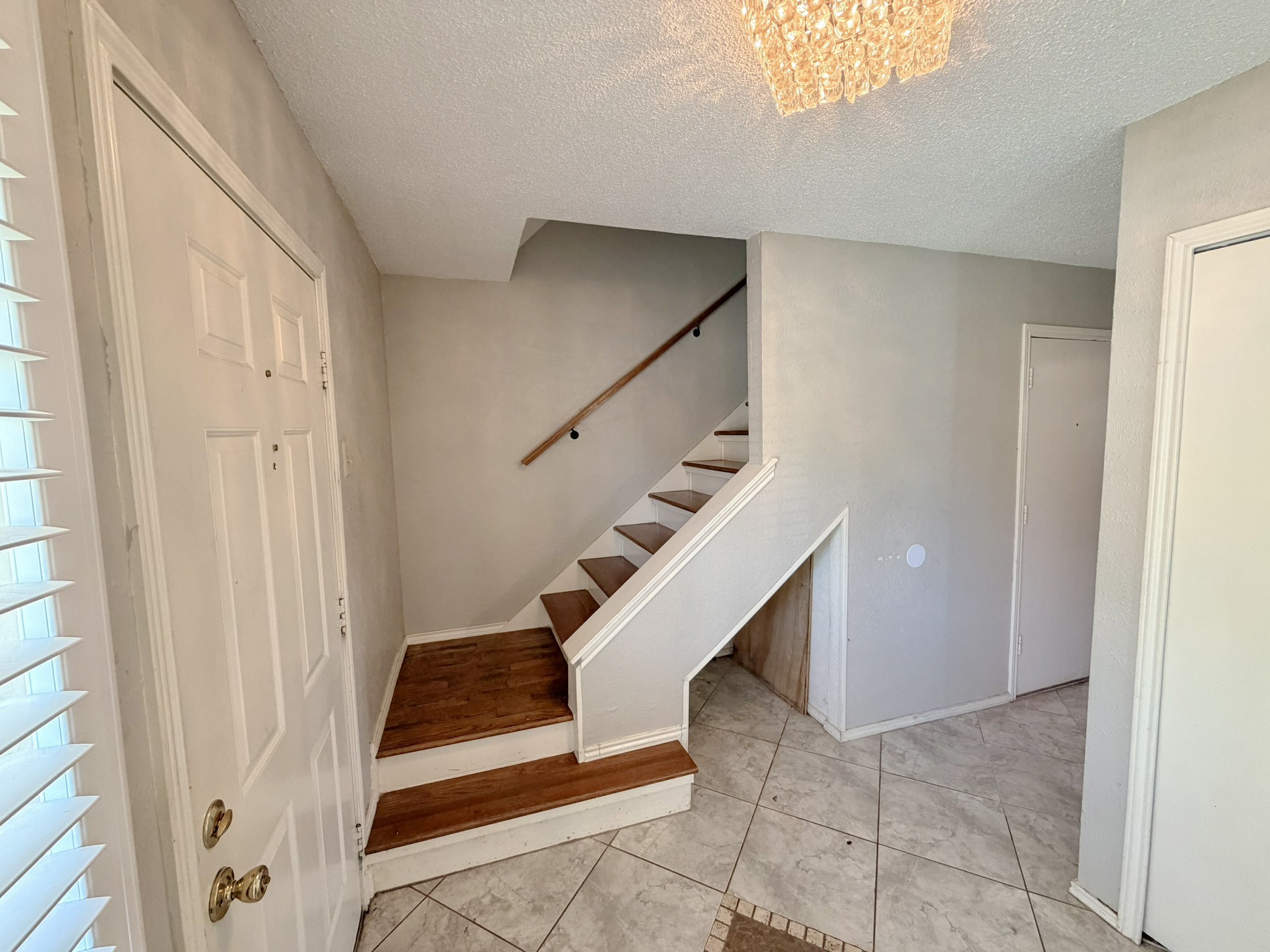 6801 Greenspring Drive Arlington TX 76016