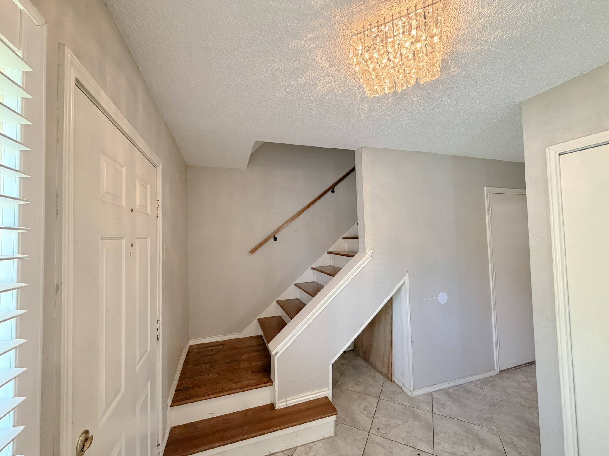 6801 Greenspring Drive Arlington TX 76016