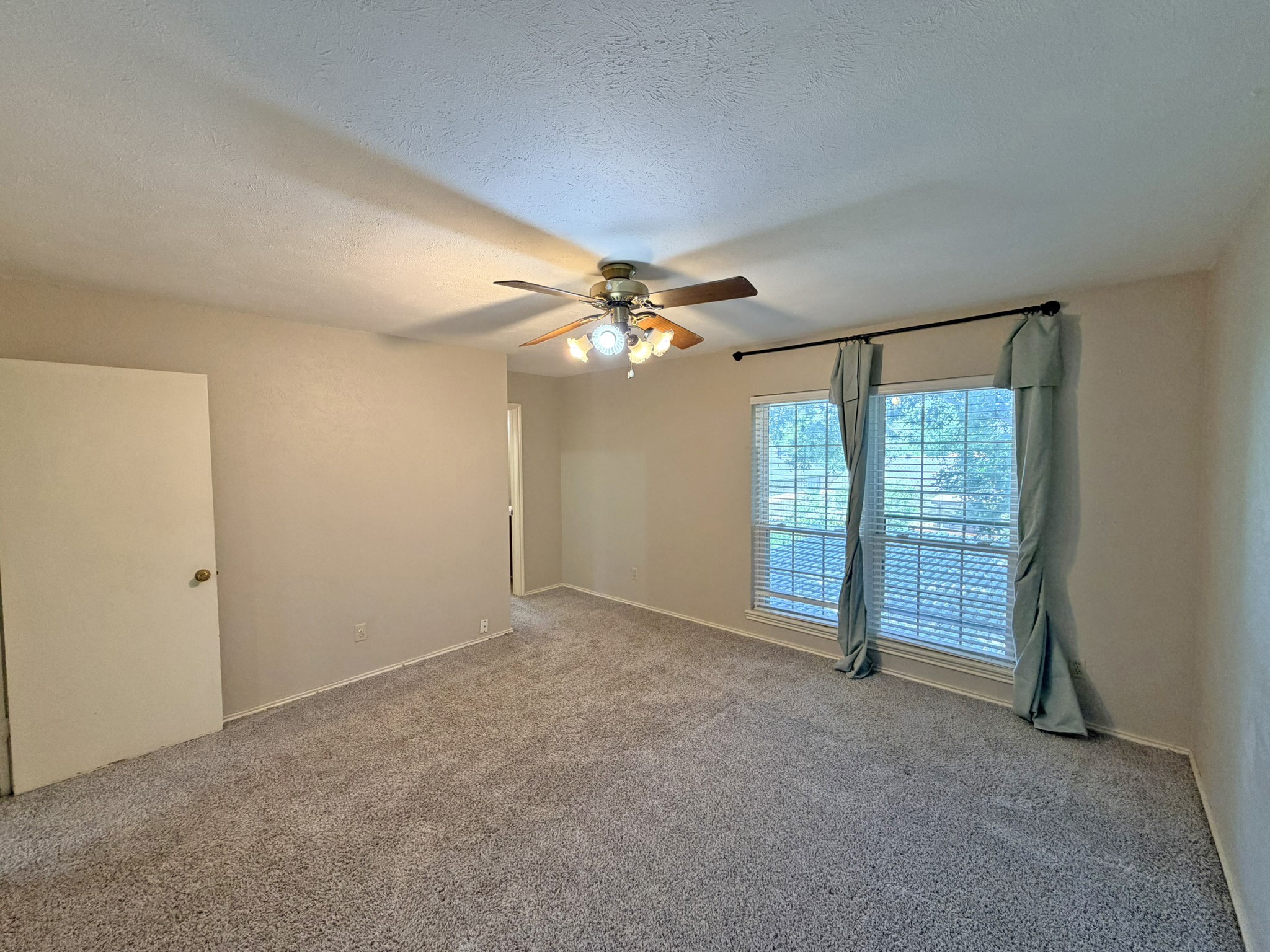 6801 Greenspring Drive Arlington TX 76016
