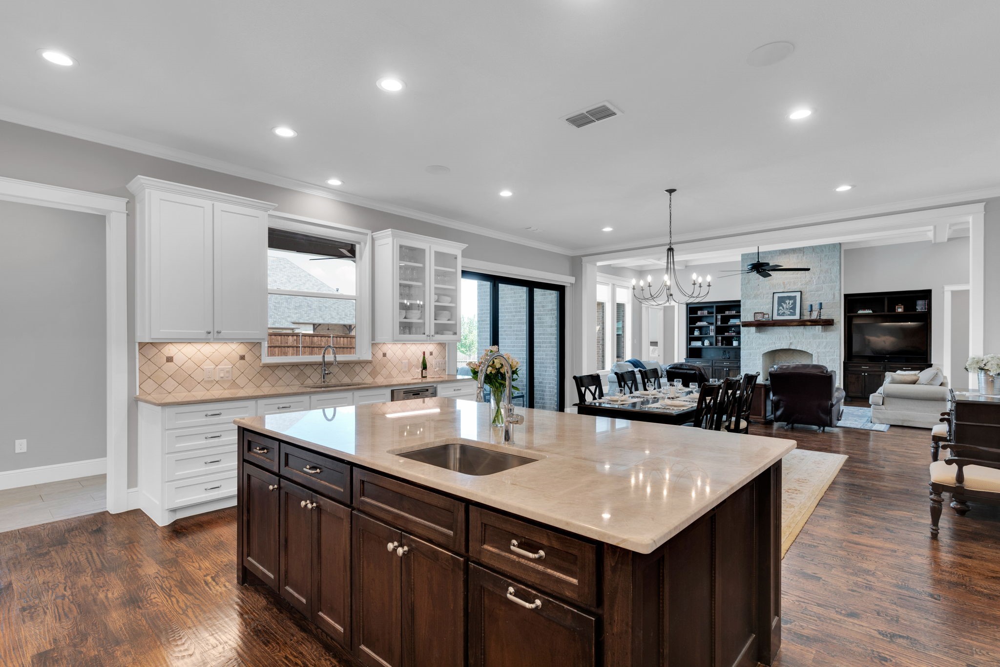 2209 Lyons Midlothian TX 76065