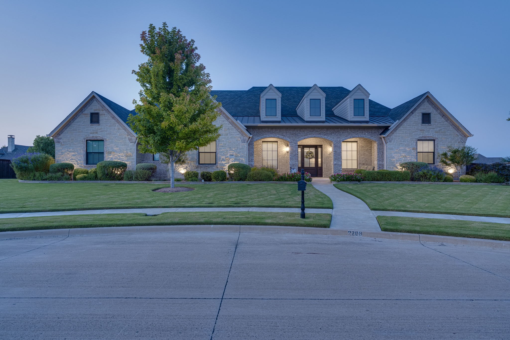 2209 Lyons Midlothian TX 76065