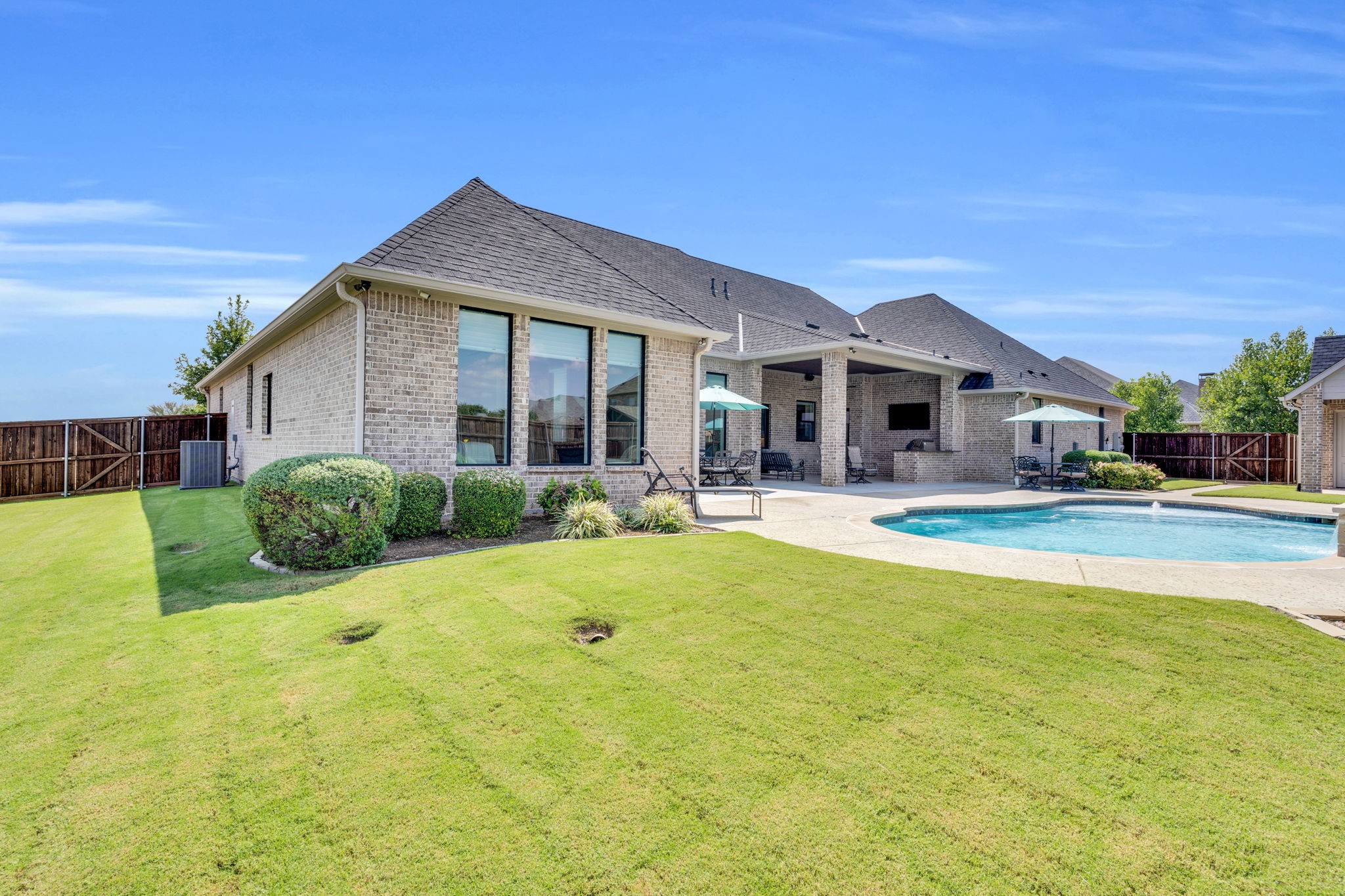 2209 Lyons Midlothian TX 76065
