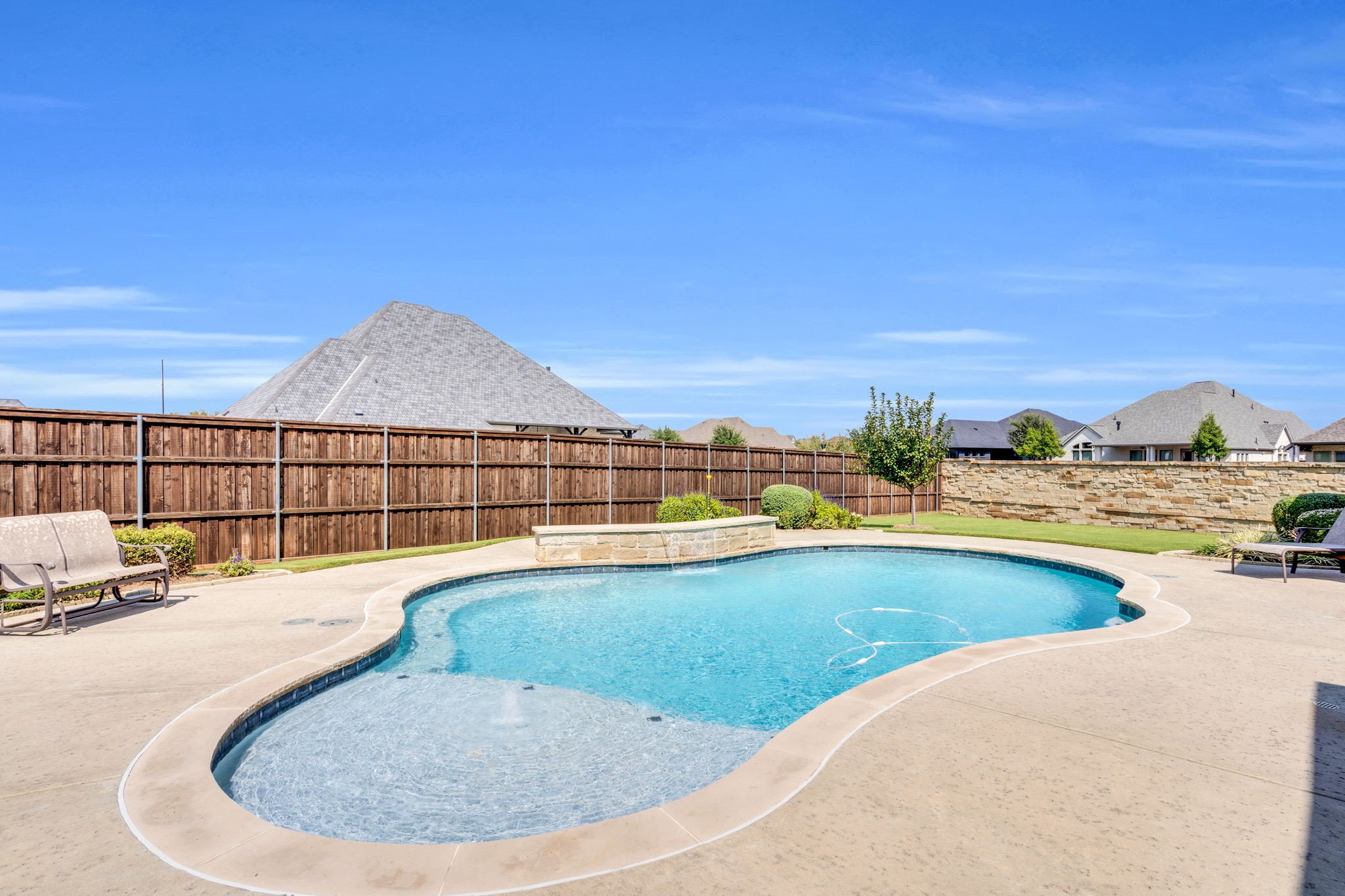 2209 Lyons Midlothian TX 76065