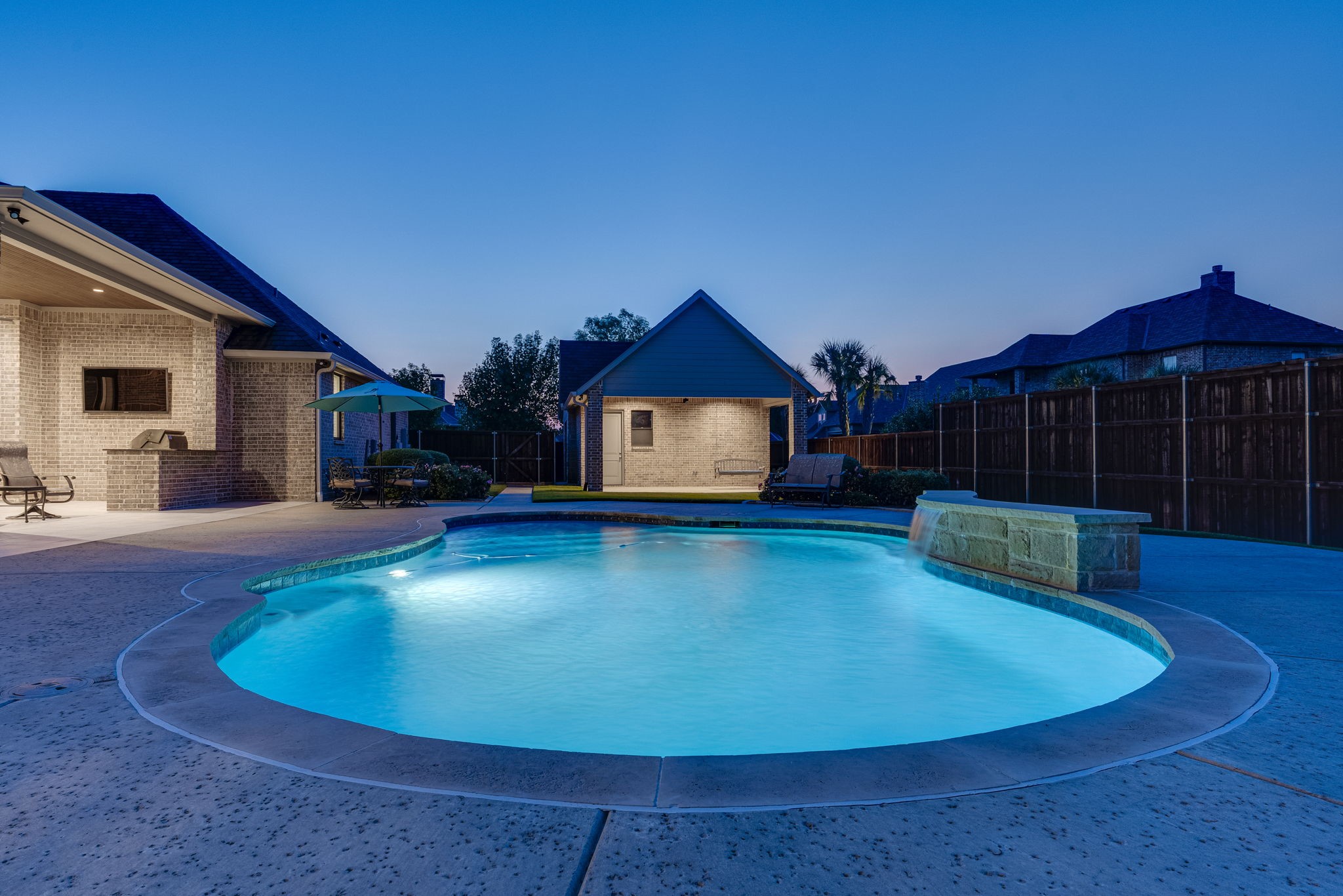 2209 Lyons Midlothian TX 76065