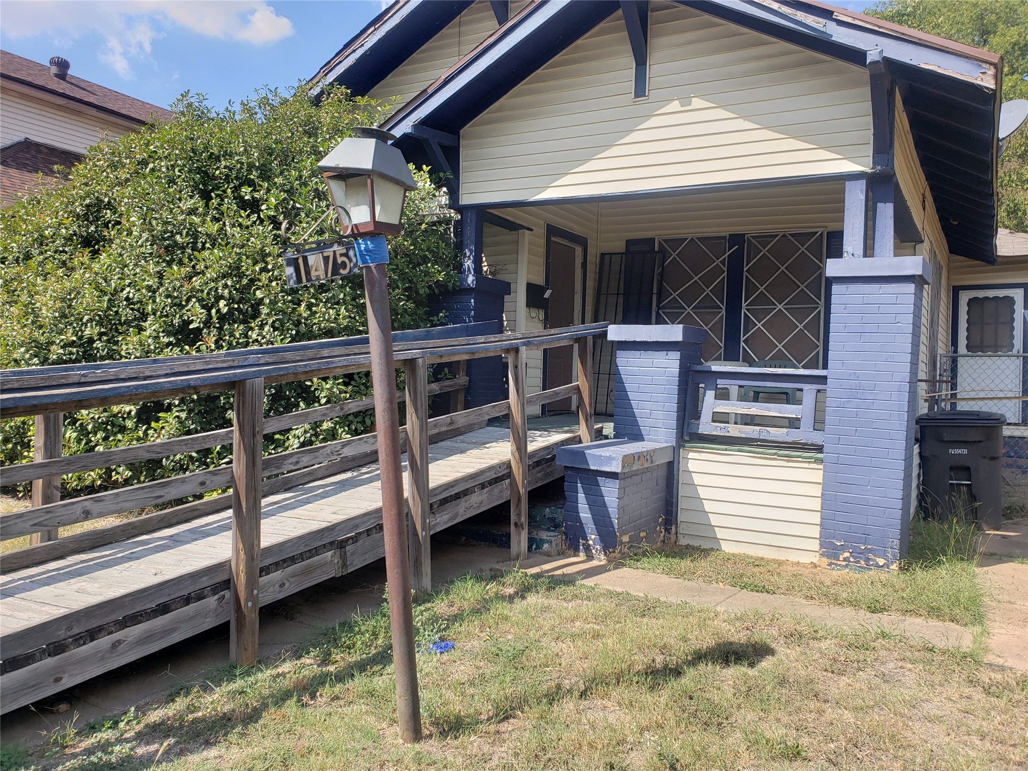 1475 E Morphy Street Fort Worth TX 76104