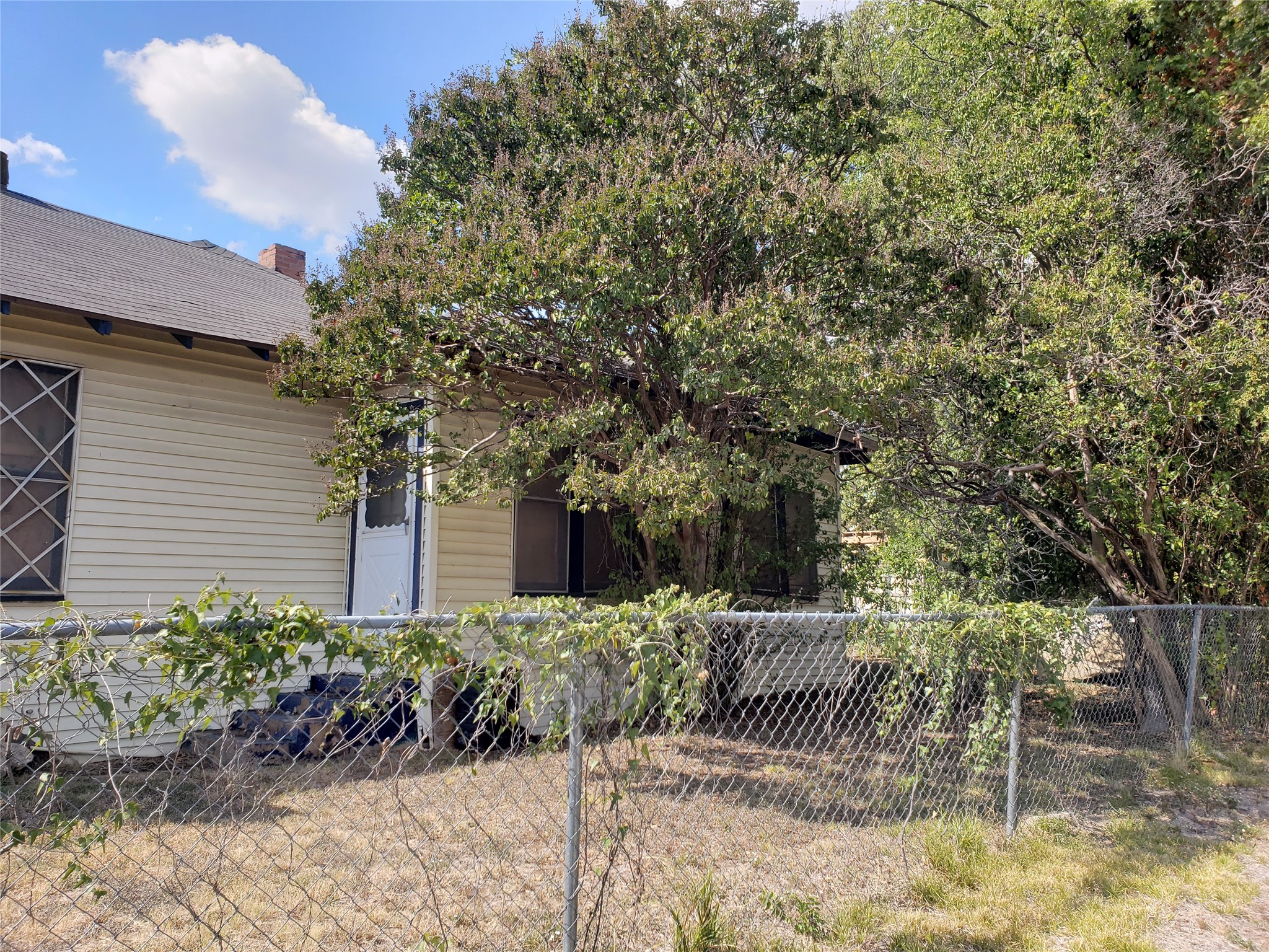 1475 E Morphy Street Fort Worth TX 76104