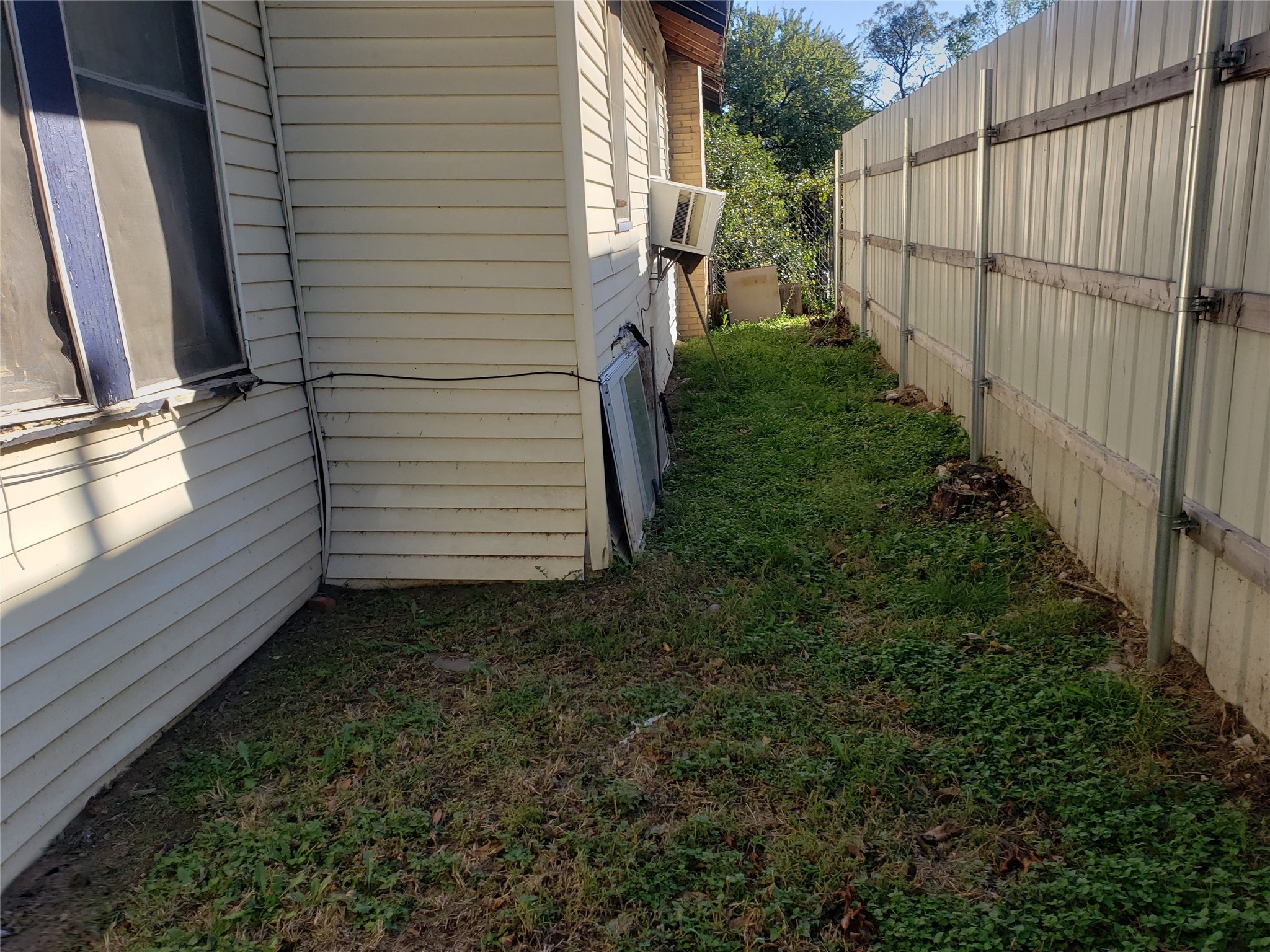 1475 E Morphy Street Fort Worth TX 76104