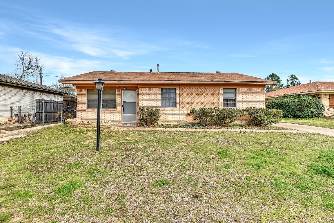 2605 W Coffin Street Denison TX 75020