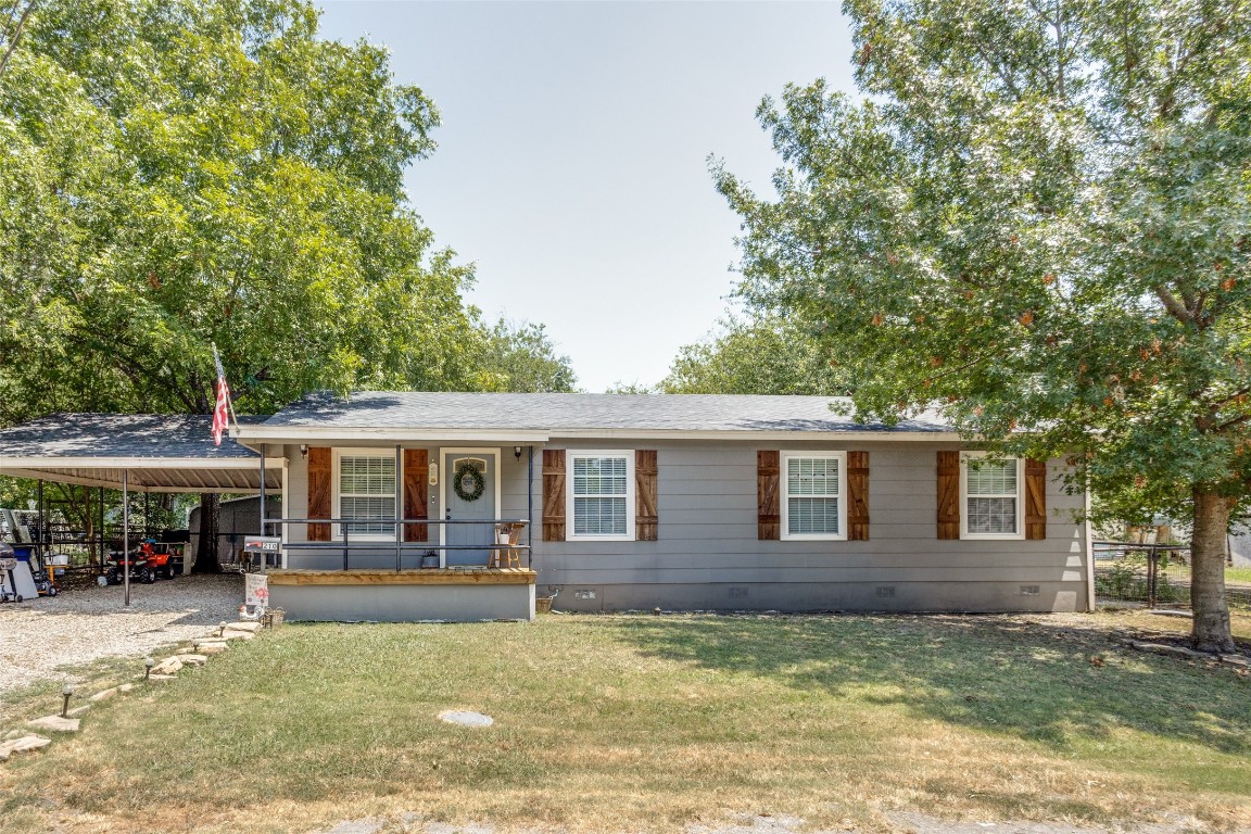 210 Austin Street Farmersville TX 75442