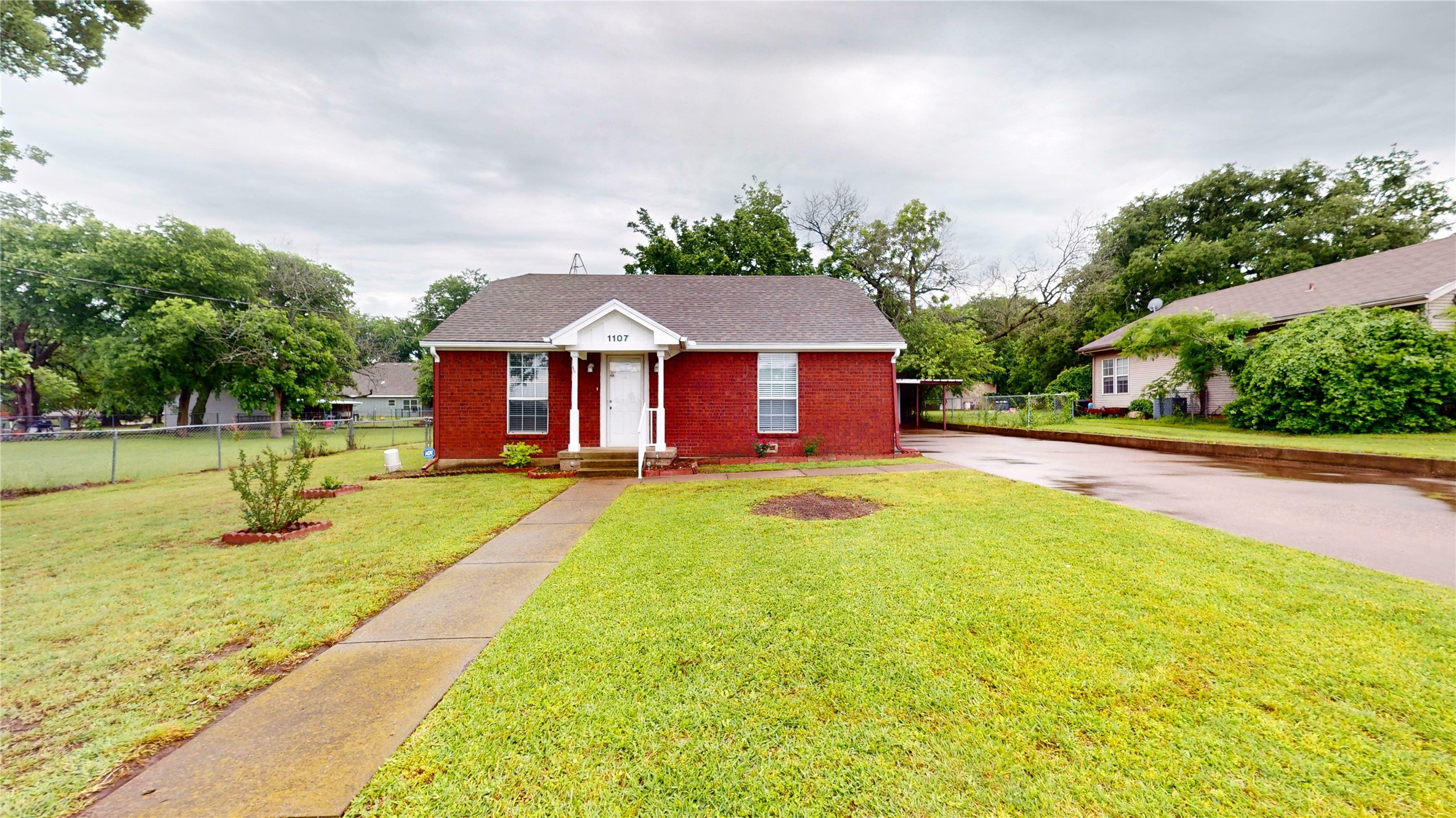 1107 Vine Street Weatherford TX 76086