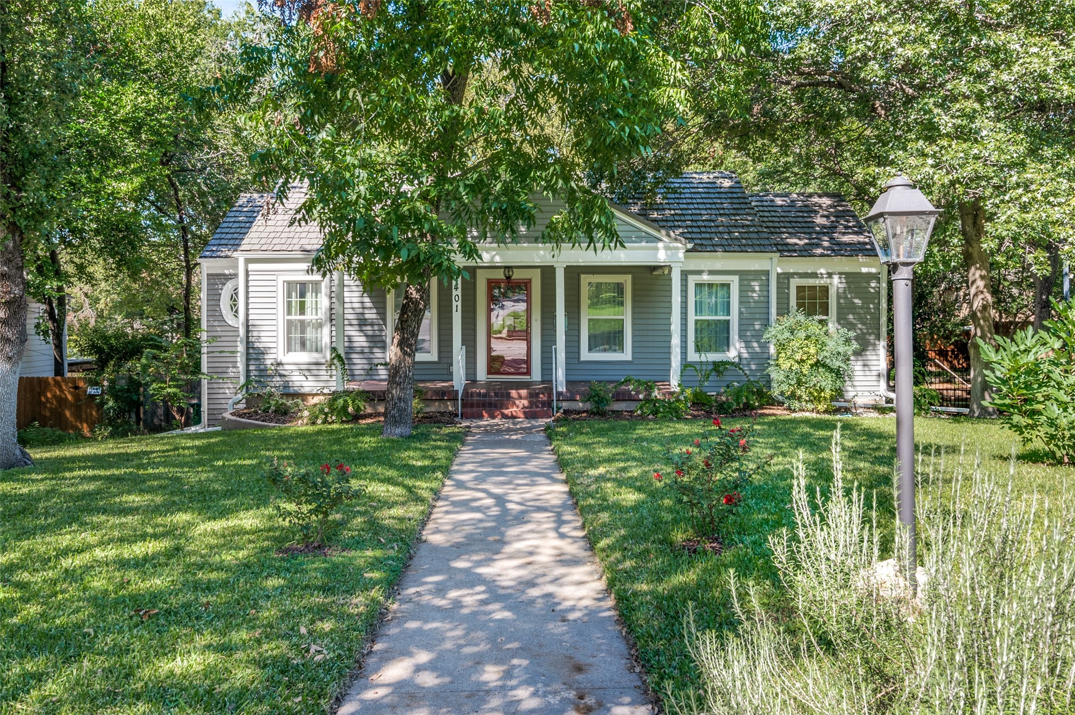 1401 Bluebonnet Drive Fort Worth TX 76111