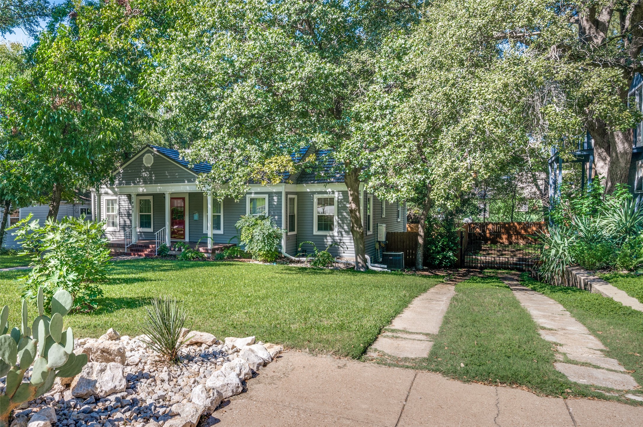1401 Bluebonnet Drive Fort Worth TX 76111