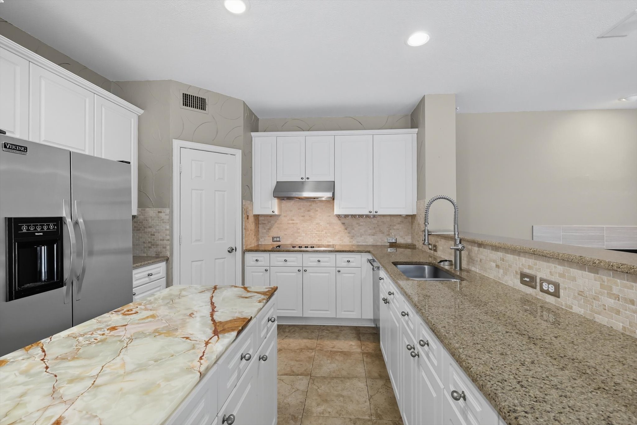 17912 Benchmark Drive Dallas TX 75252