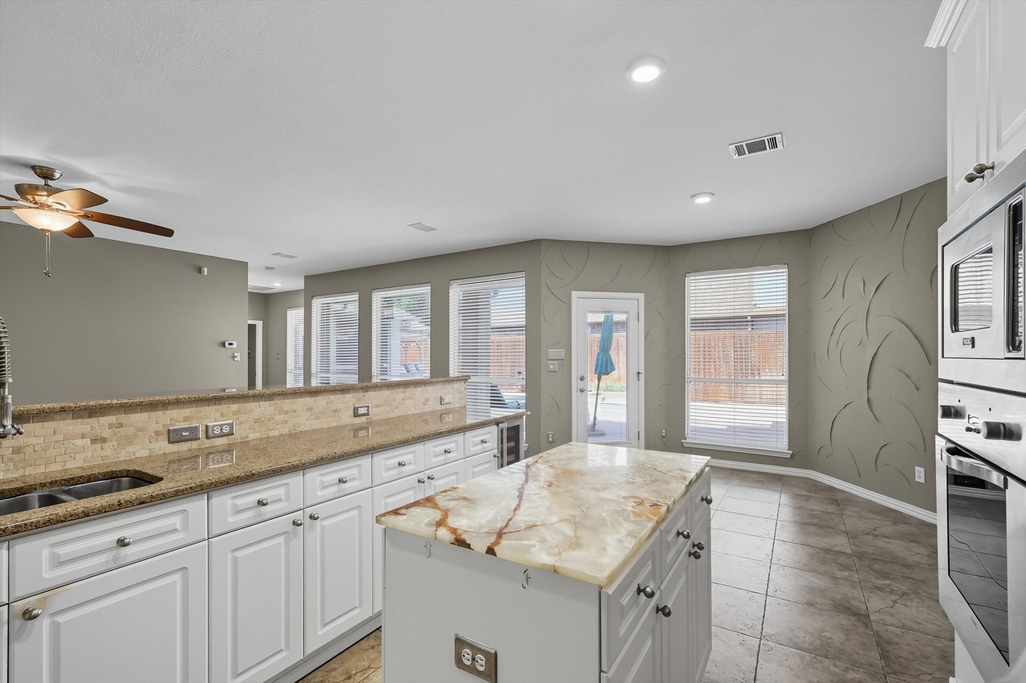 17912 Benchmark Drive Dallas TX 75252