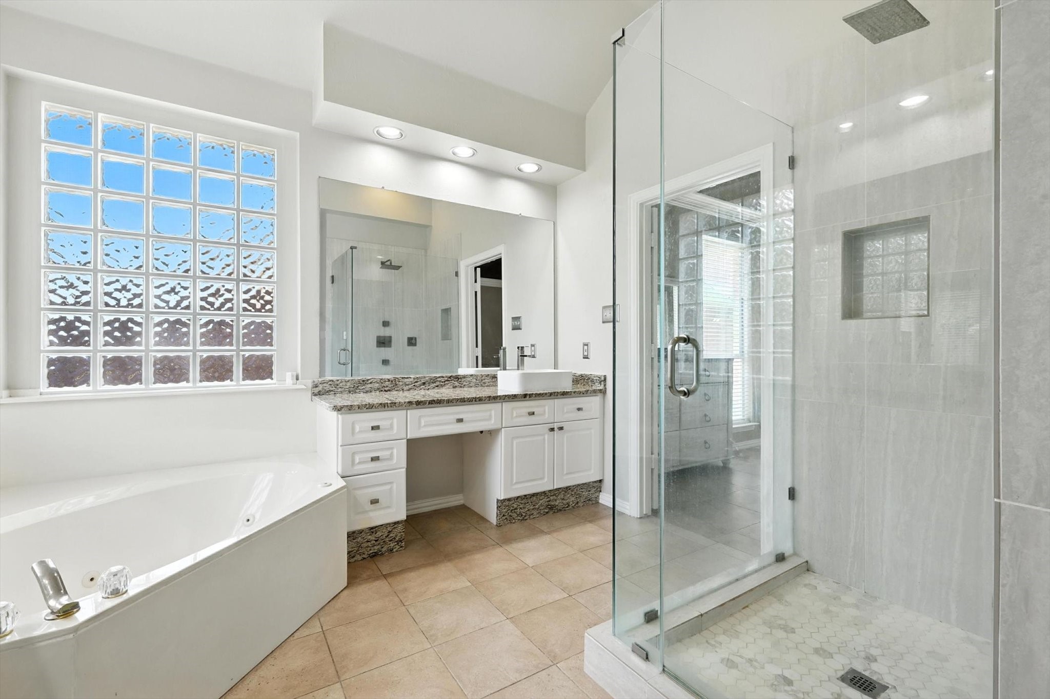 17912 Benchmark Drive Dallas TX 75252