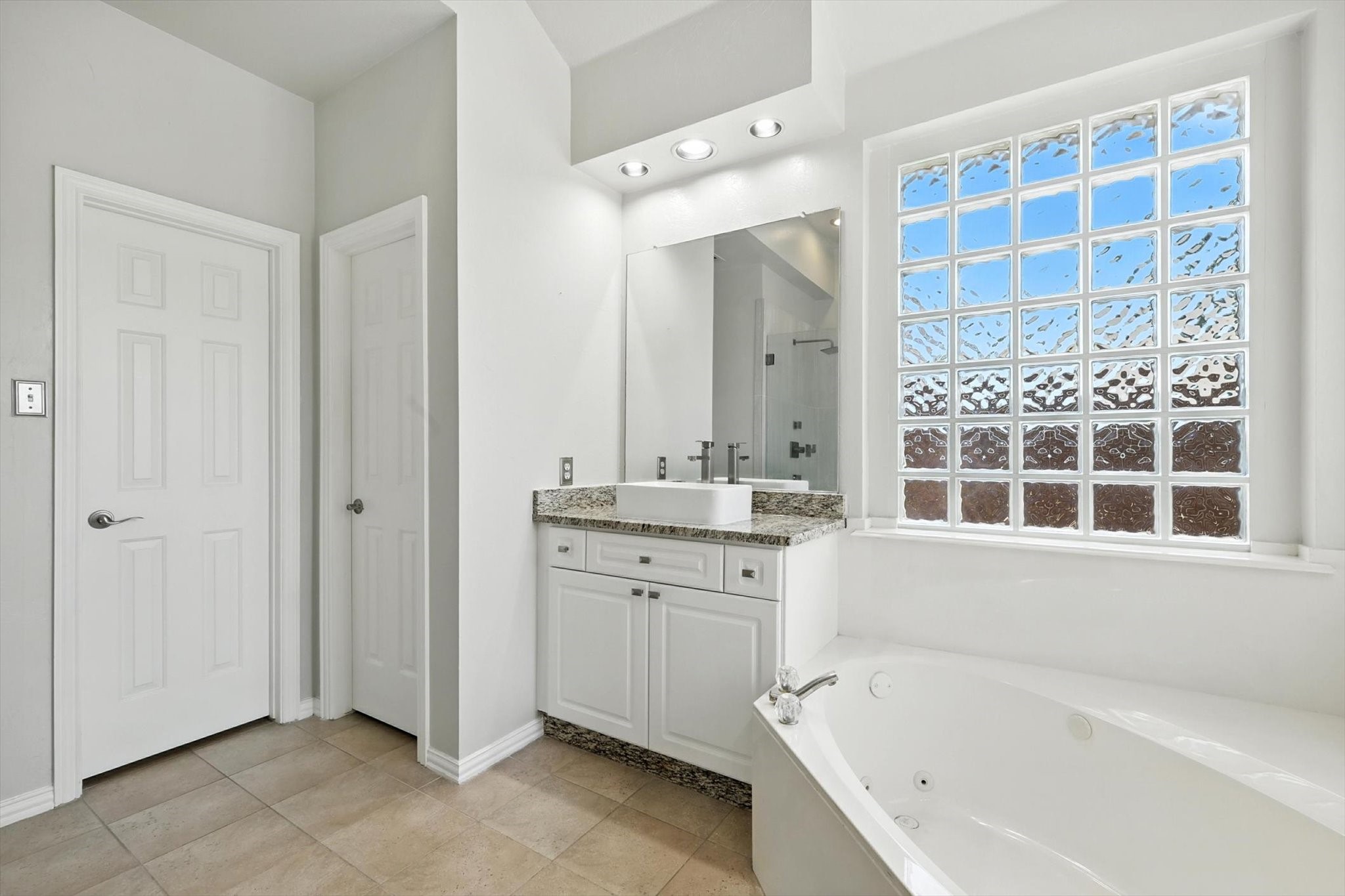 17912 Benchmark Drive Dallas TX 75252