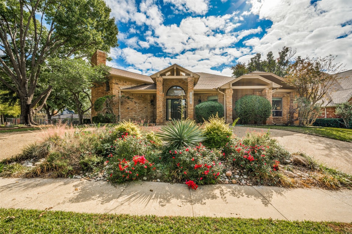 100 Creekside Court Irving TX 75063